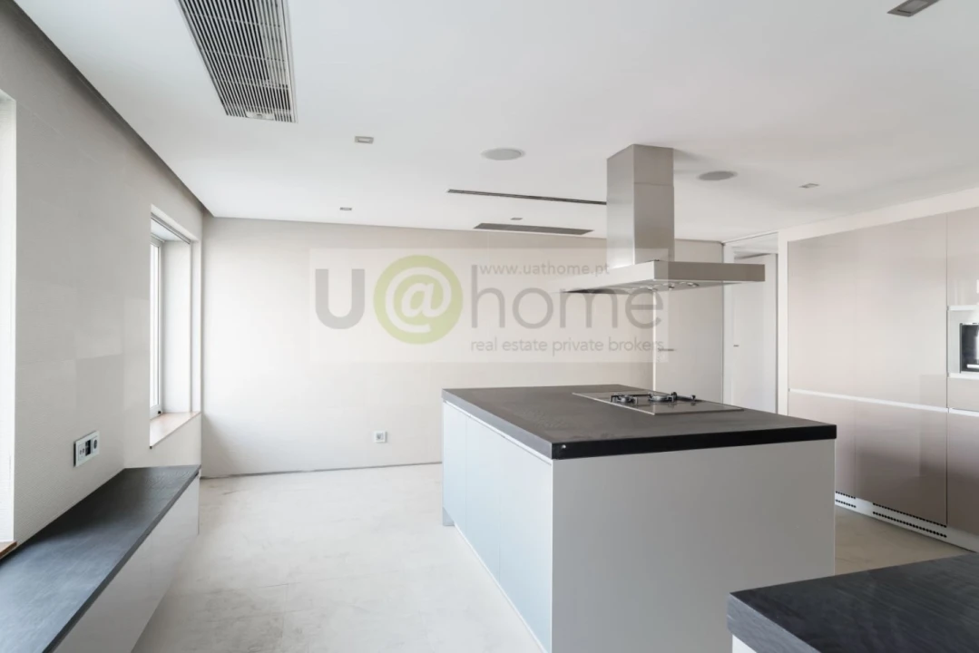 Apartamento T8 para Venda em Avenidas Novas Foto 11