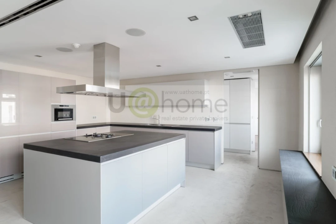 Apartamento T8 para Venda em Avenidas Novas Foto 12