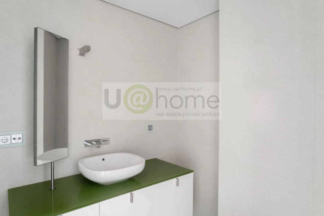 Apartamento T8 para Venda em Avenidas Novas Foto 14
