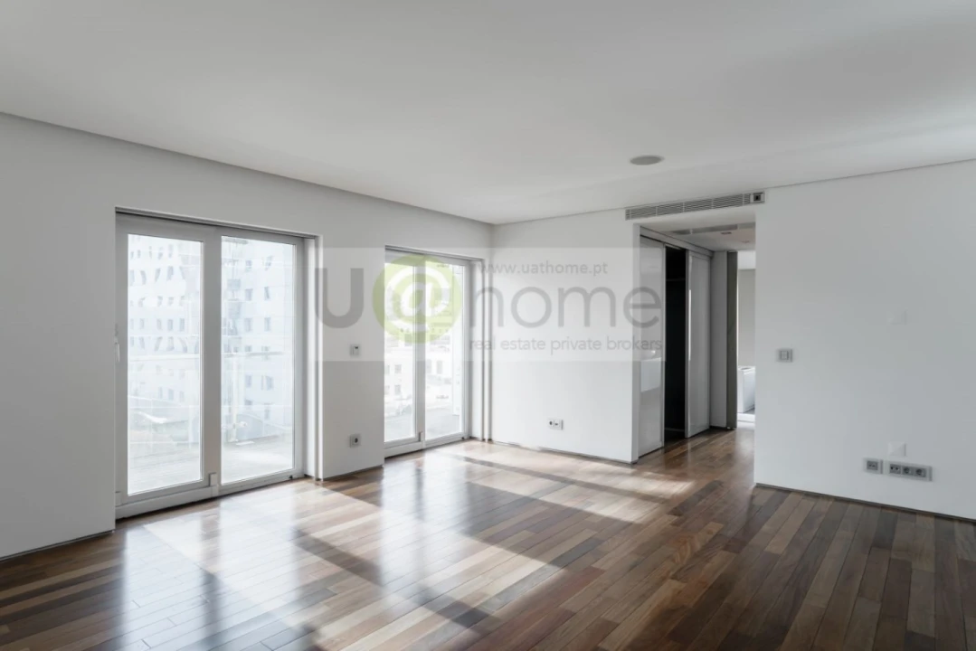 Apartamento T8 para Venda em Avenidas Novas Foto 15