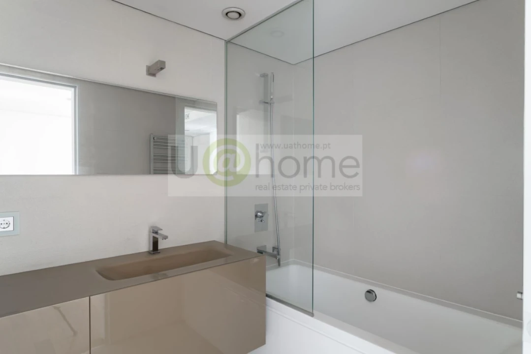 Apartamento T8 para Venda em Avenidas Novas Foto 18