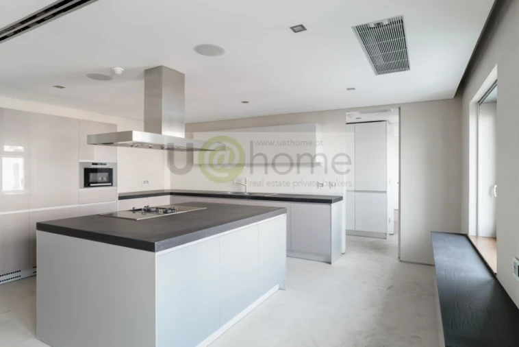 Apartamento T8 para Venda em Avenidas Novas Foto 12