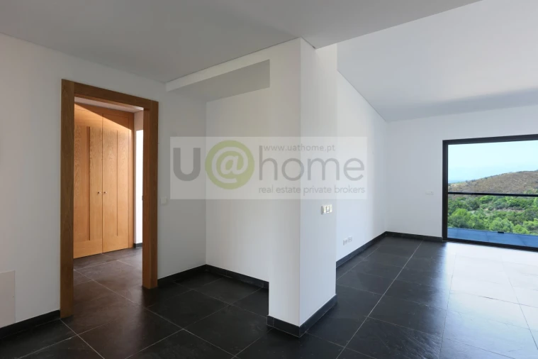 Moradia T3 para Venda em Alcabideche Foto 4