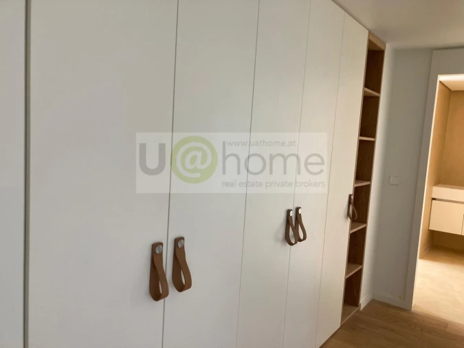 Moradia T4 para Venda em Quarteira Foto 5