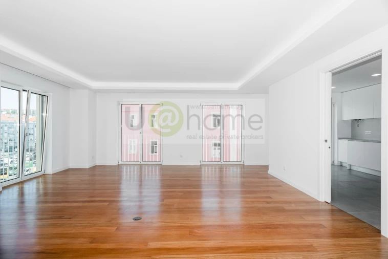 Apartamento T3 para Venda em Arroios Foto 2