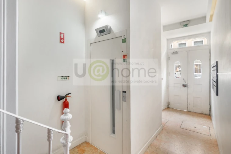 Apartamento T2 para Venda em Misericórdia Foto 17