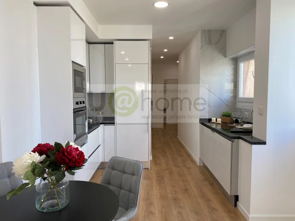 Apartamento T3 para Venda em Benfica Foto 1
