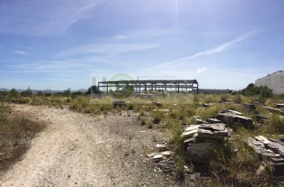 Terreno Comércio / Armazém para Venda em São João das Lampas e Terrugem