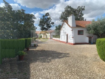 Quinta T5 para Venda em Nossa Senhora da Vila, Nossa Senhora do Bispo e Silveiras