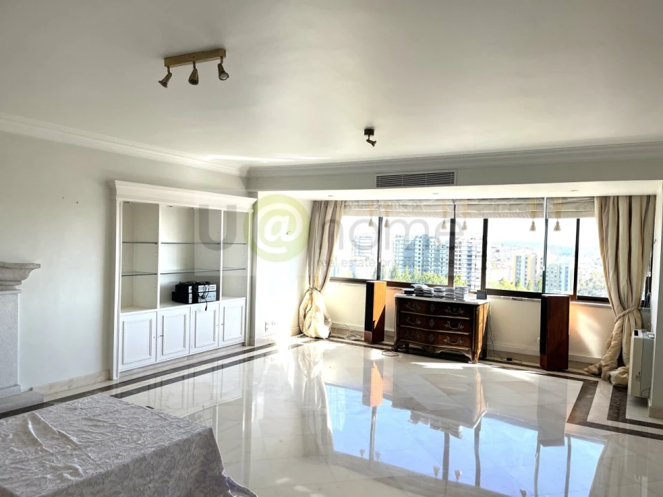 Apartamento T3 para Venda em Lumiar Foto 1