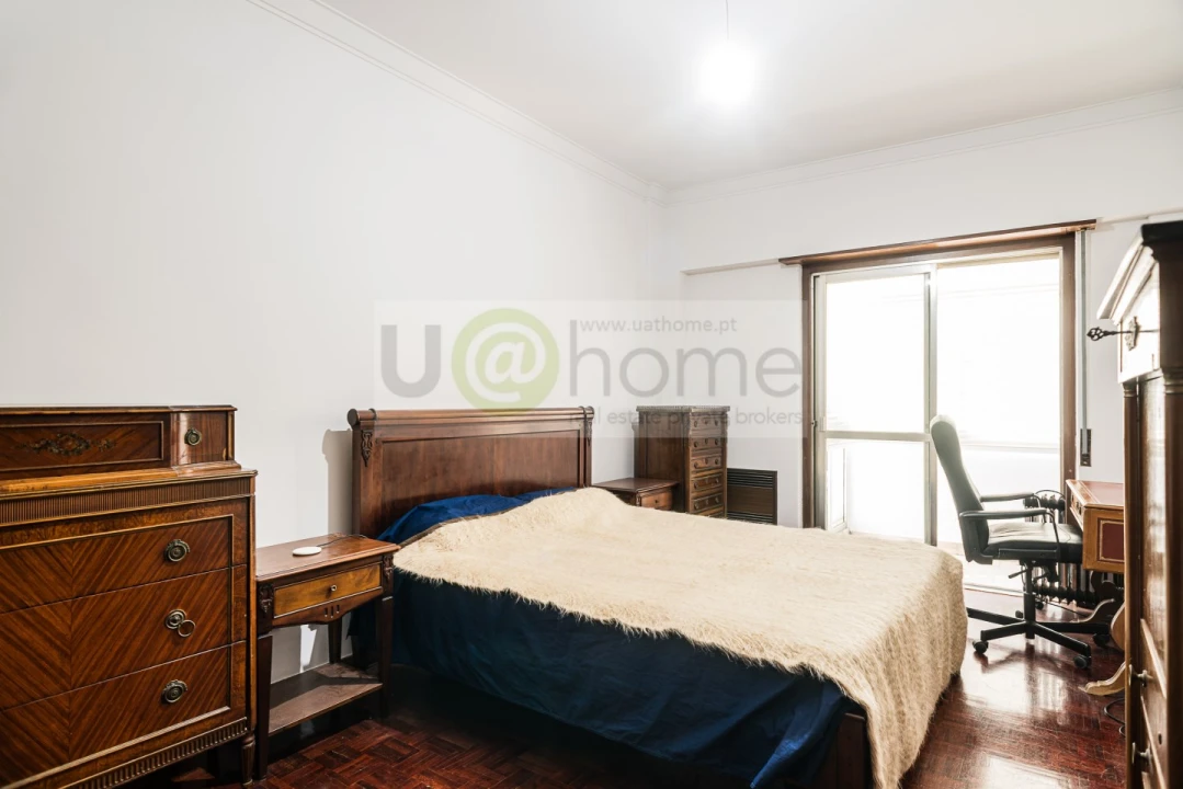 Apartamento T5 para Venda em Alvalade Foto 20