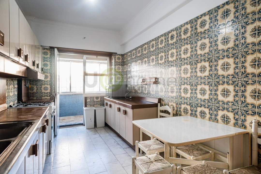 Apartamento T5 para Venda em Alvalade Foto 22