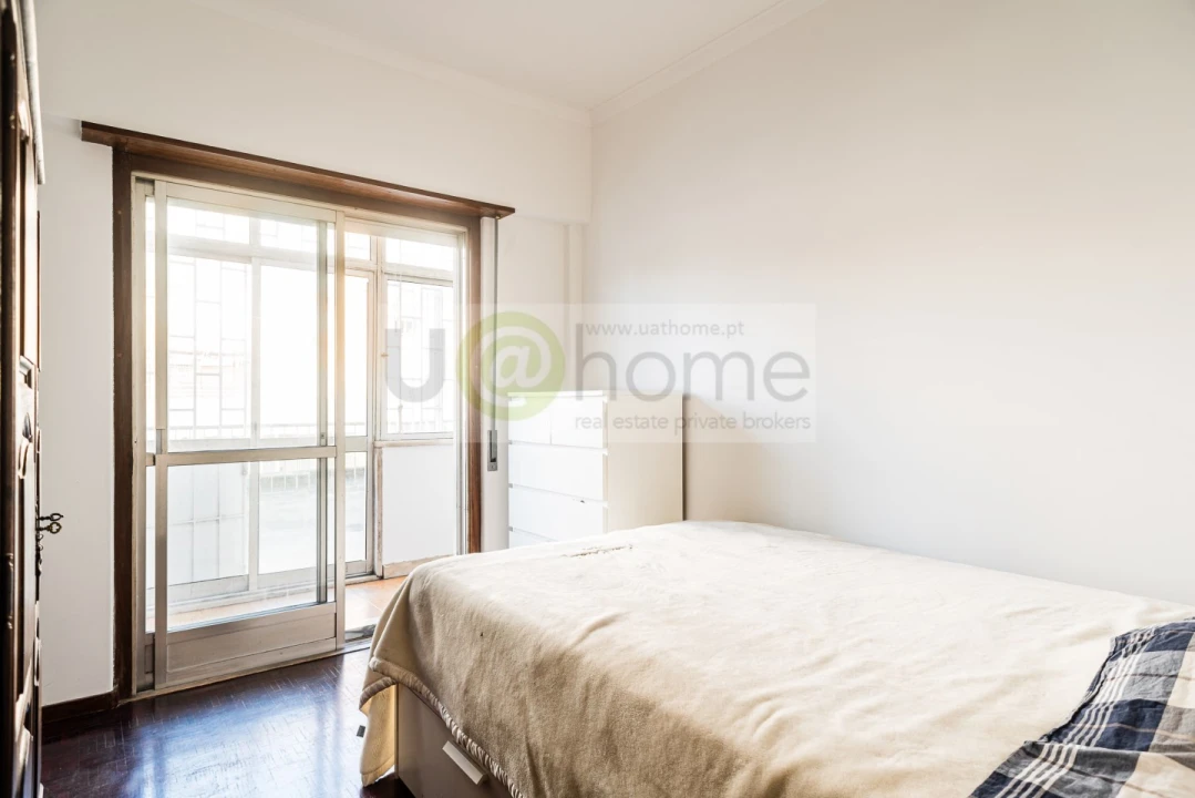 Apartamento T5 para Venda em Alvalade Foto 28