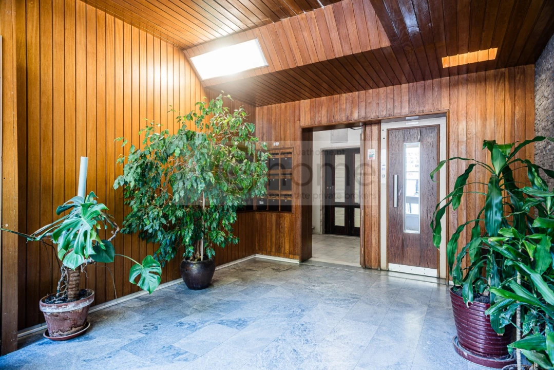 Apartamento T5 para Venda em Alvalade Foto 7