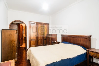 Apartamento T5 para Venda em Alvalade