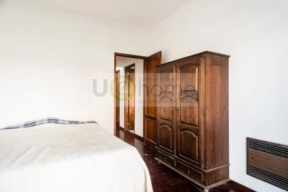 Apartamento T5 para Venda em Alvalade