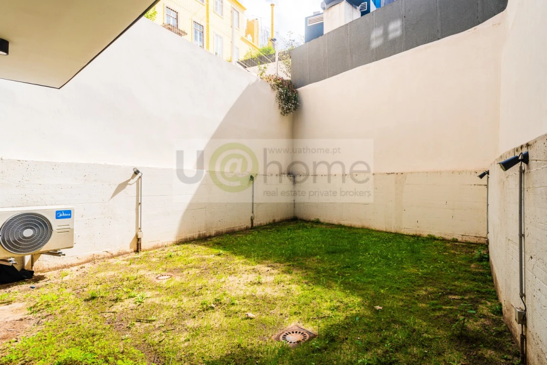 Apartamento T1 para Venda em Santo António Foto 8