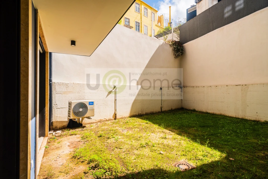 Apartamento T1 para Venda em Santo António Foto 9
