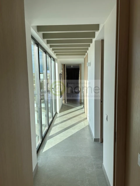 Moradia T6 para Venda em Quarteira