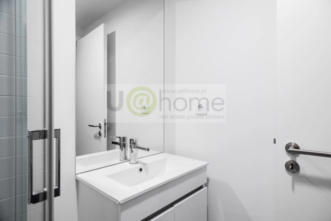 Apartamento T1 para Venda em Santo António Foto 9