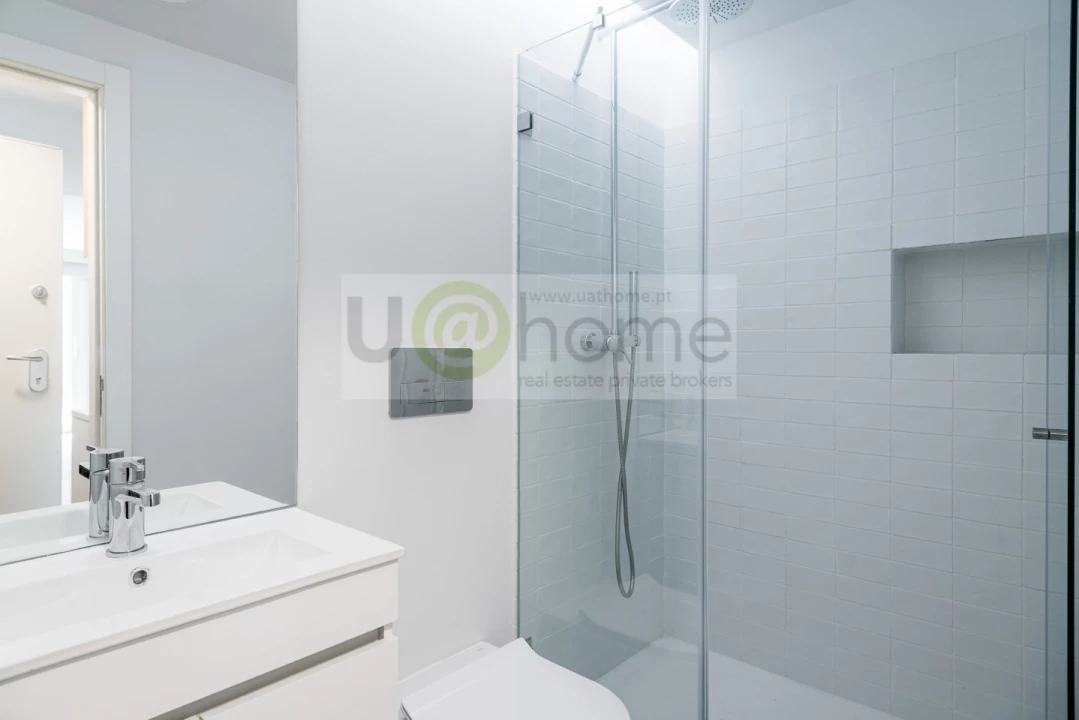 Apartamento T1 para Venda em Santo António Foto 11