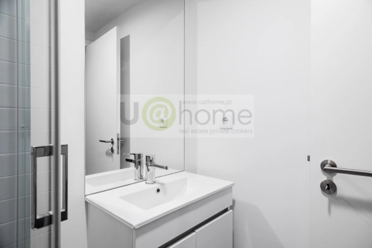 Apartamento T1 para Venda em Santo António Foto 9
