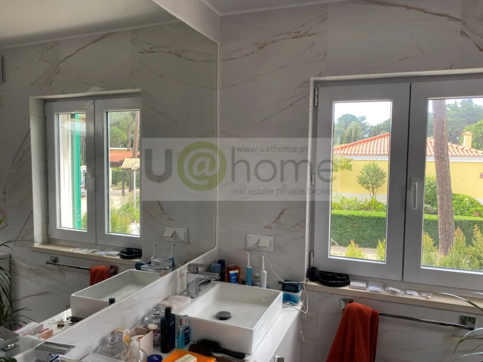 Moradia T4 para Venda em Charneca de Caparica e Sobreda Foto 17