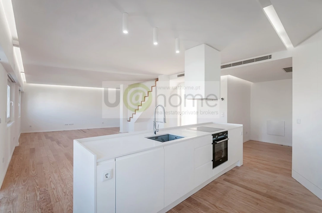 Apartamento T3 para Venda em Campolide Foto 4