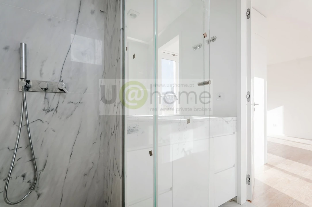 Apartamento T3 para Venda em Campolide Foto 15