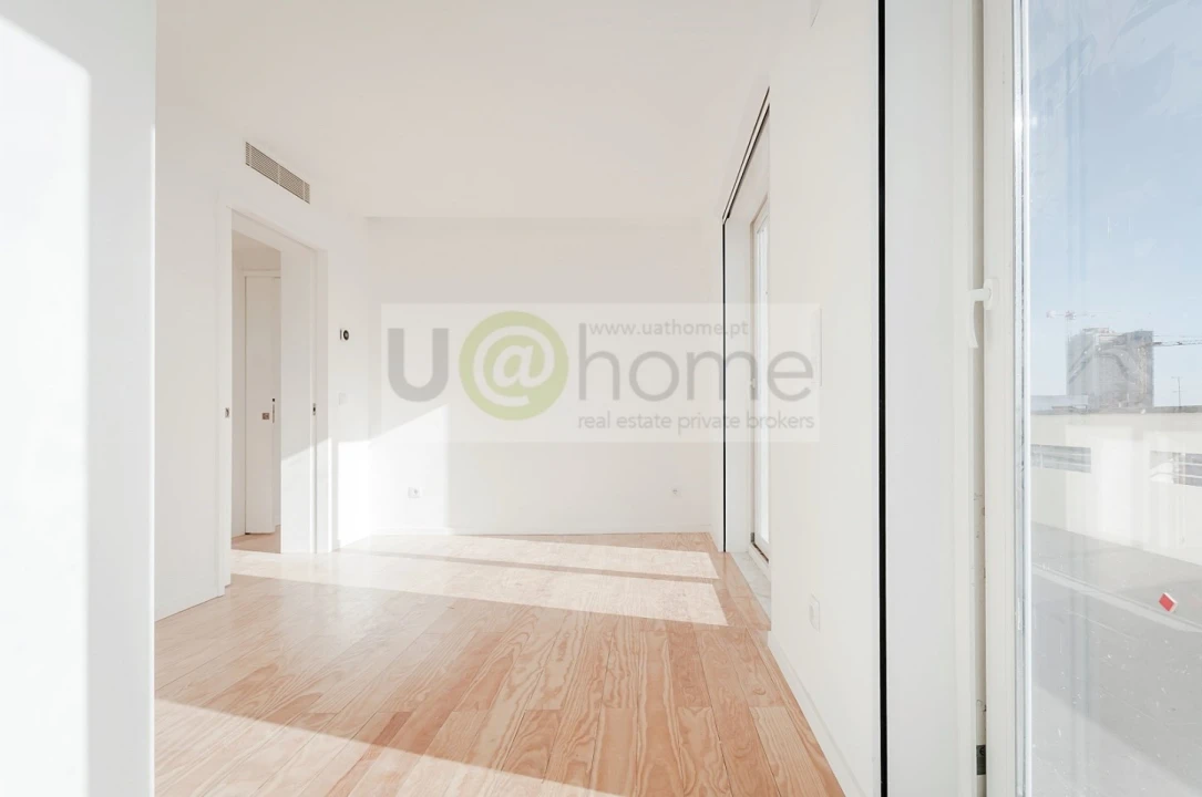 Apartamento T3 para Venda em Campolide Foto 10