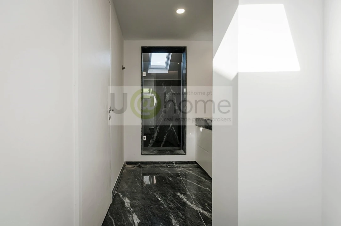 Apartamento T3 para Venda em Campolide Foto 16