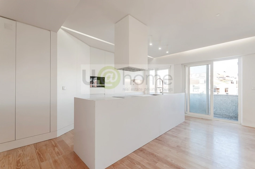Apartamento T3 para Venda em Campolide Foto 6