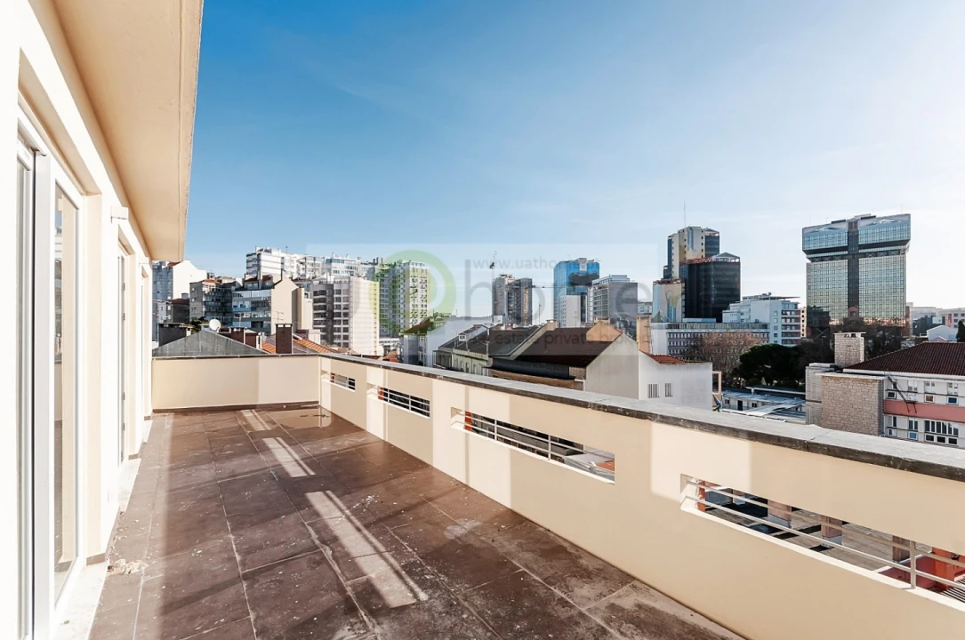 Apartamento T3 para Venda em Campolide Foto 11