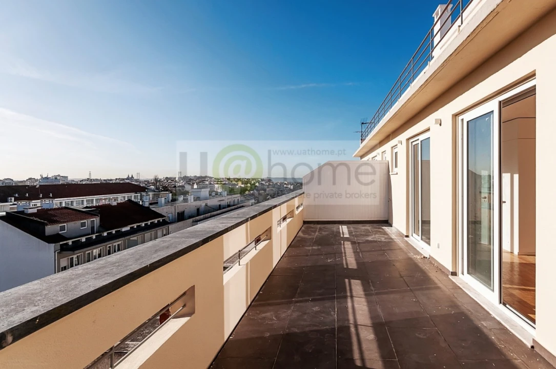 Apartamento T3 para Venda em Campolide Foto 12