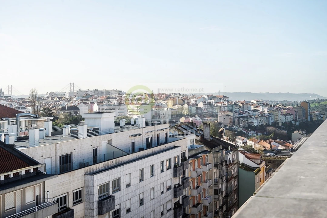 Apartamento T3 para Venda em Campolide Foto 25