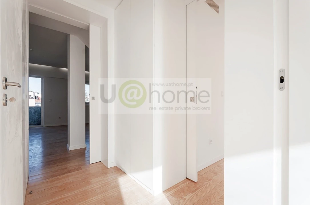 Apartamento T3 para Venda em Campolide Foto 14