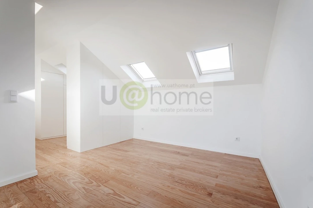Apartamento T3 para Venda em Campolide Foto 24