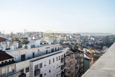 Apartamento T3 para Venda em Campolide