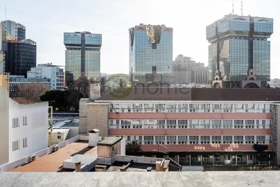 Apartamento T3 para Venda em Campolide