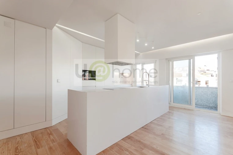 Apartamento T3 para Venda em Campolide Foto 6