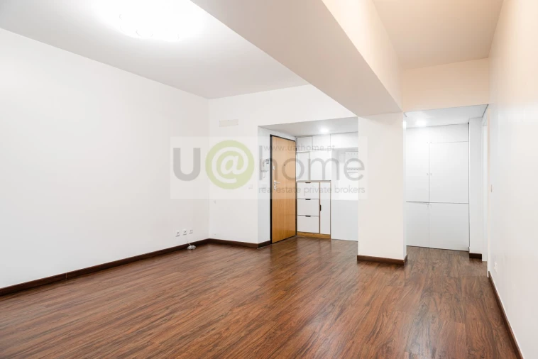 Apartamento T3 para Venda em Arroios Foto 3