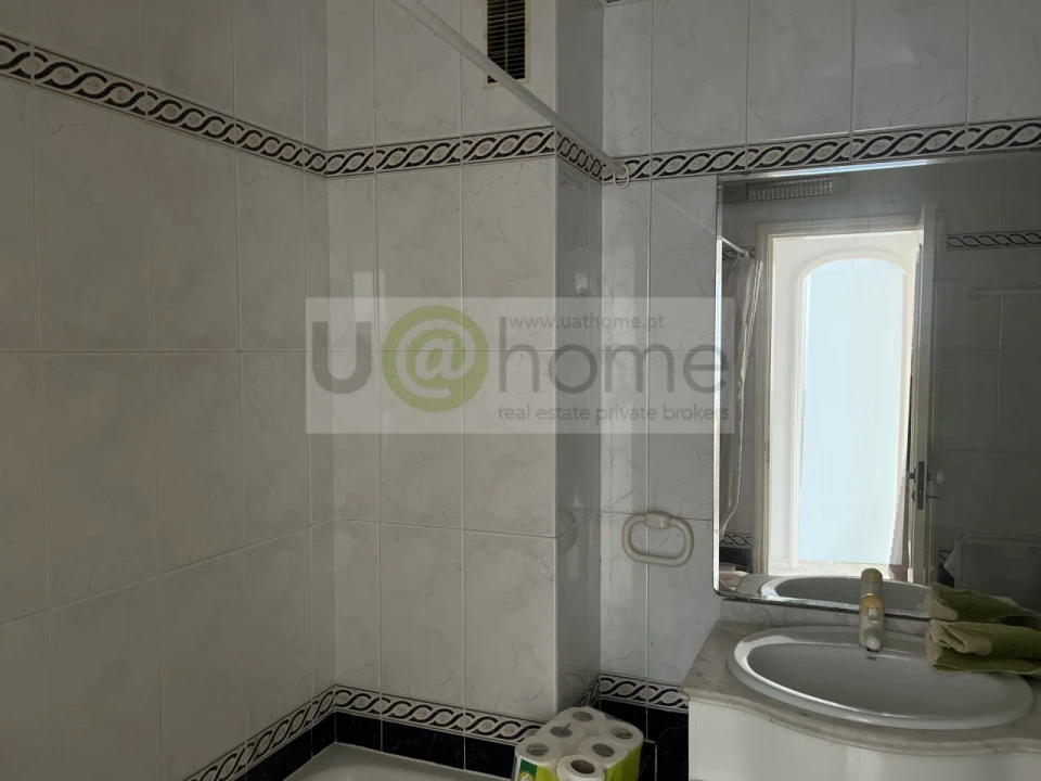 Apartamento T1 para Venda em Costa da Caparica Foto 11