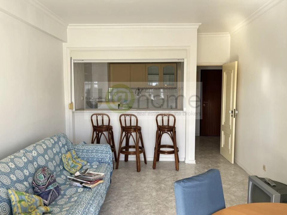 Apartamento T1 para Venda em Costa da Caparica Foto 2