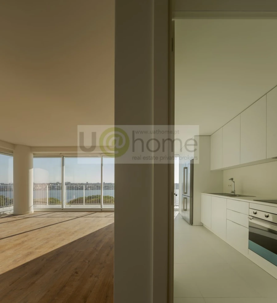 Apartamento T3 para Venda em Seixal, Arrentela e Aldeia de Paio Pires Foto 18