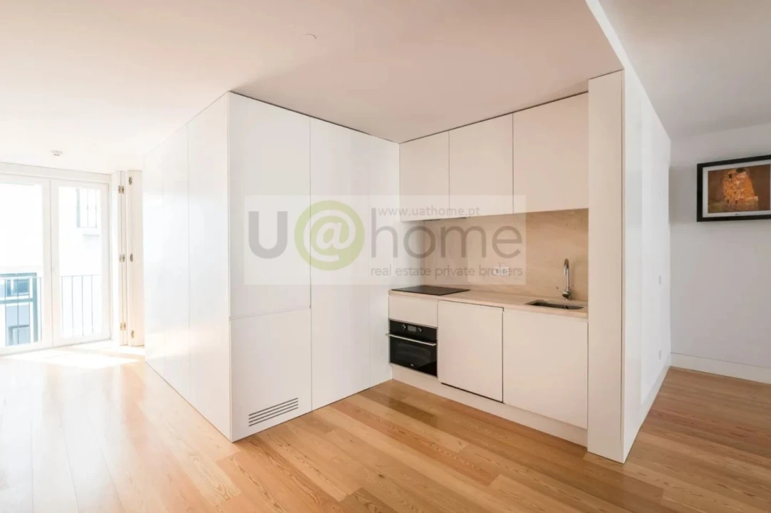 Apartamento T2 para Venda em Santa Maria Maior Foto 2