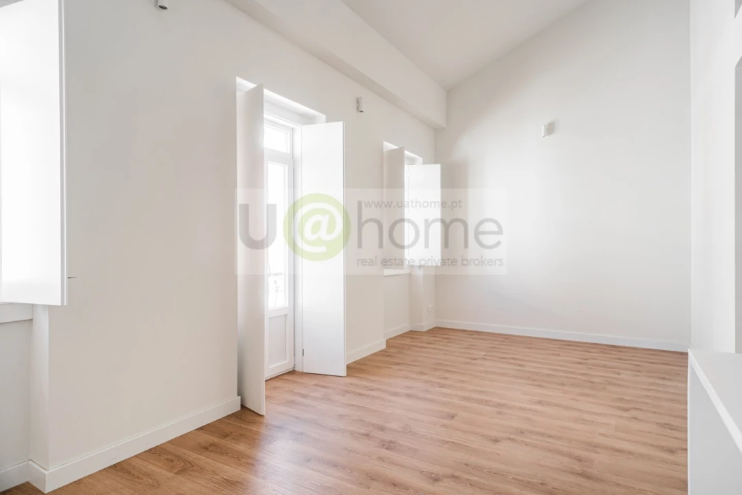 Apartamento T3 para Venda em Campolide Foto 8