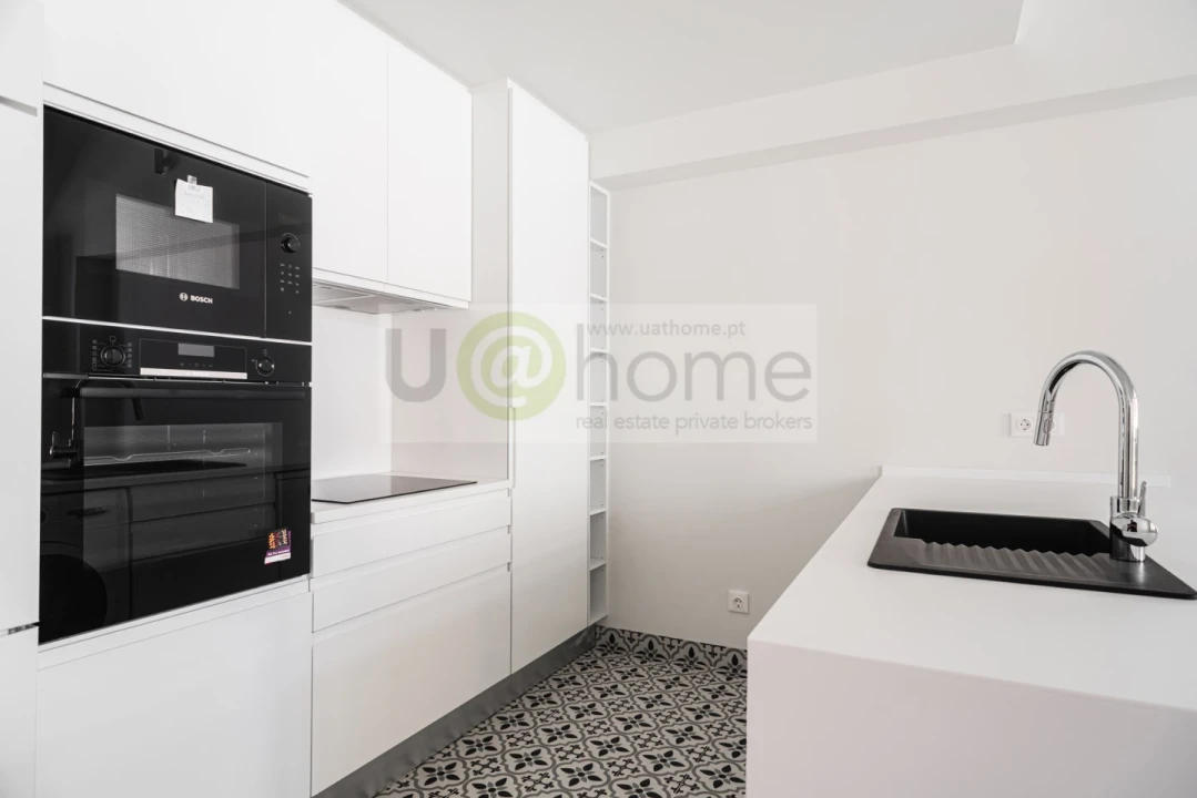 Apartamento T3 para Venda em Campolide Foto 26