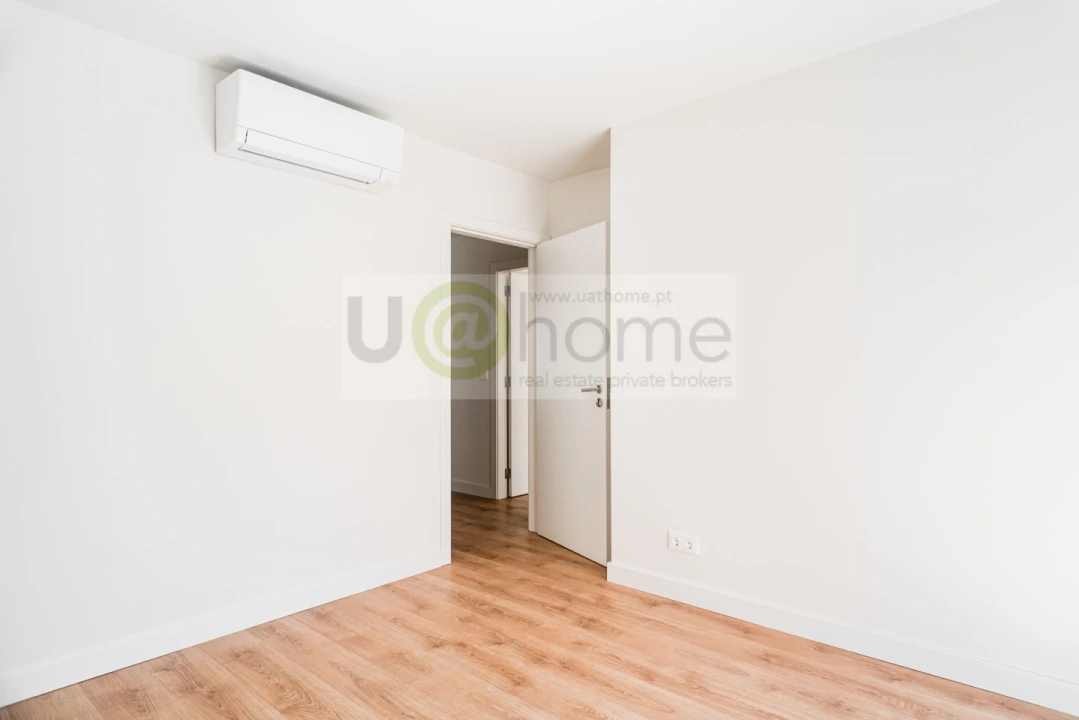Apartamento T3 para Venda em Campolide Foto 15
