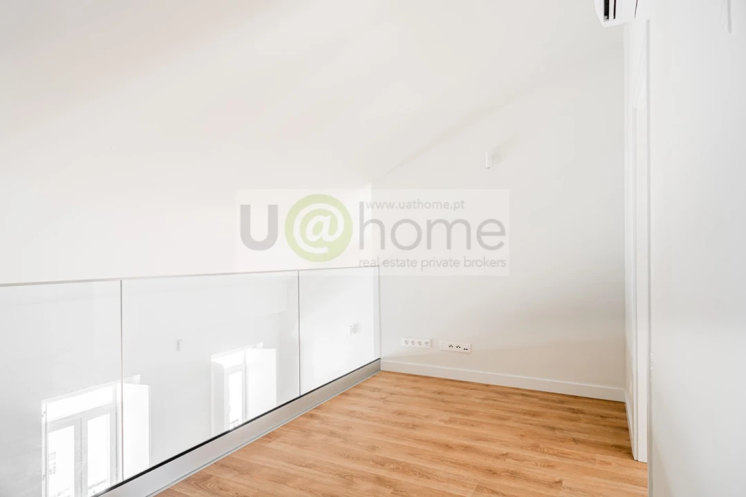 Apartamento T3 para Venda em Campolide Foto 12