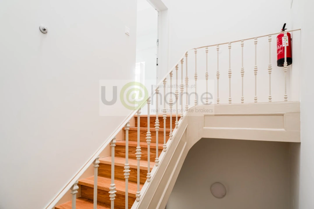 Apartamento T3 para Venda em Campolide Foto 24